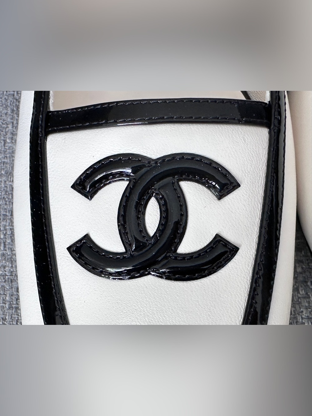 2026B CHANEL WHITE AND BLACK LEATHER SLINGBACKS SHOES with GOLD CC LOGO 38.5 - Picture 6 of 16